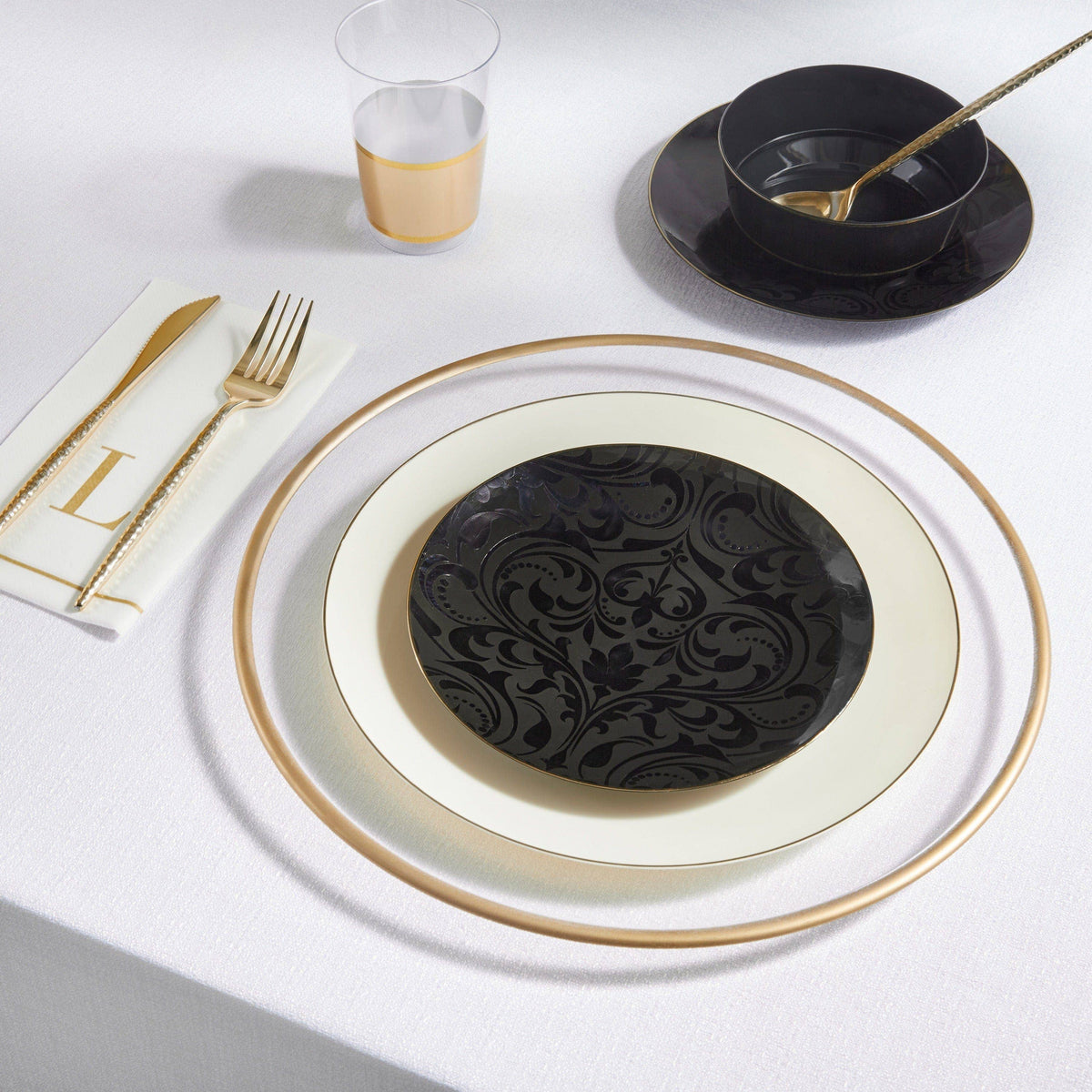 Creme & Gold Plastic Dinner Plates | 10 Pack