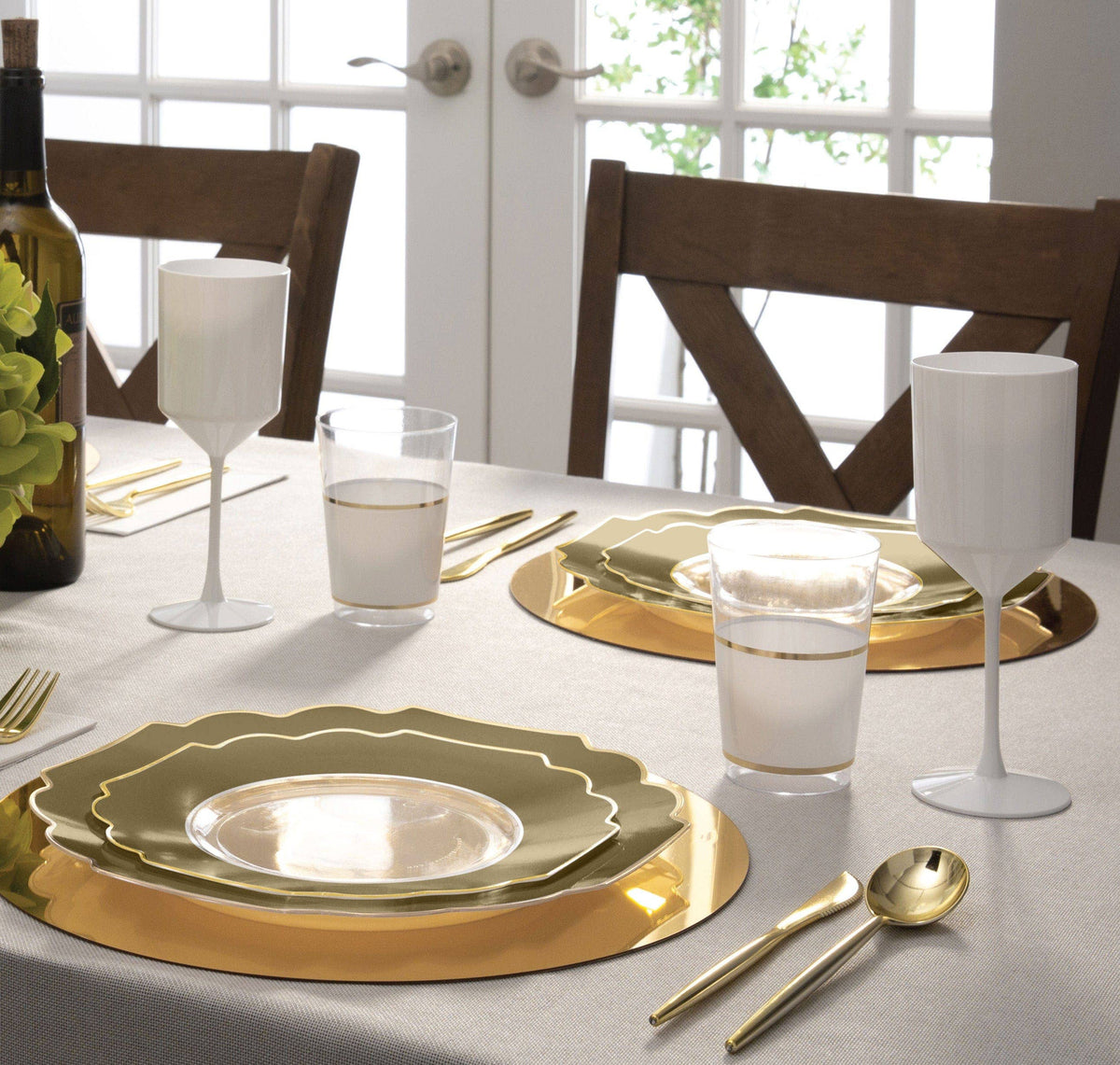 Scalloped Clear Gold Large Dinner Plastic Plates | 10 Pack